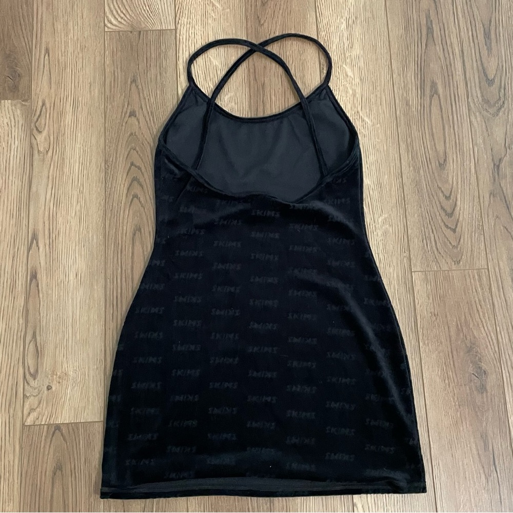 SKIMS Logo Velour Slip Dress Black - Picture 5 of 12